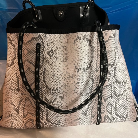 Neoprene Python Bag - Picture 7 of 8